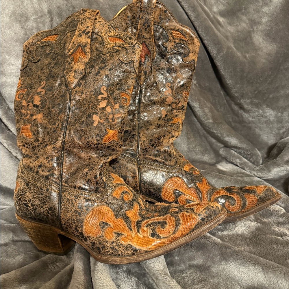 Elegant Western Heeled Boots with Orange Accents